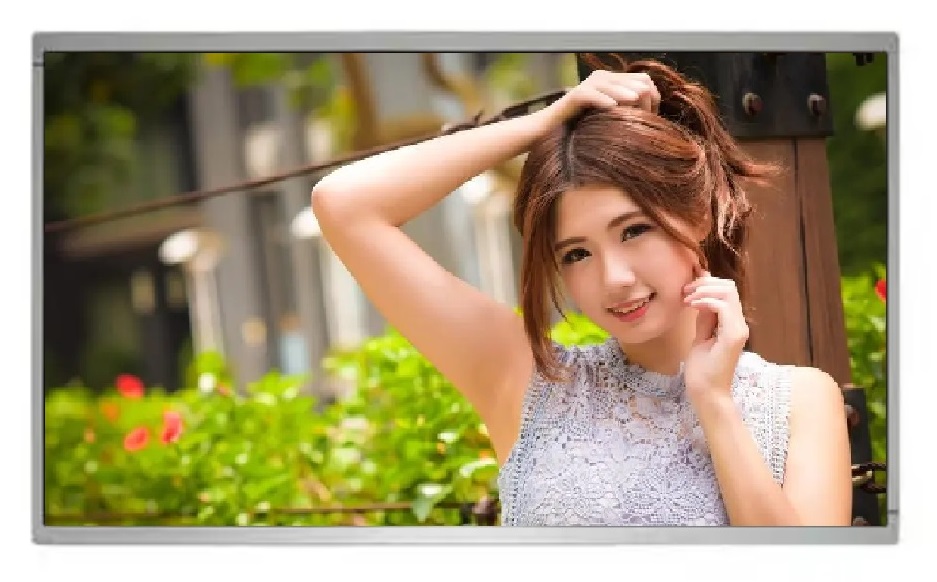 商用显示持续增长，挑战与机会并存